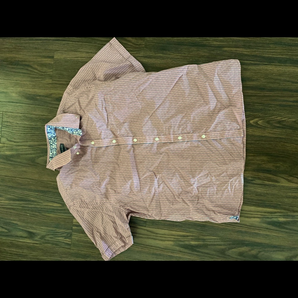 Short sleeved button up